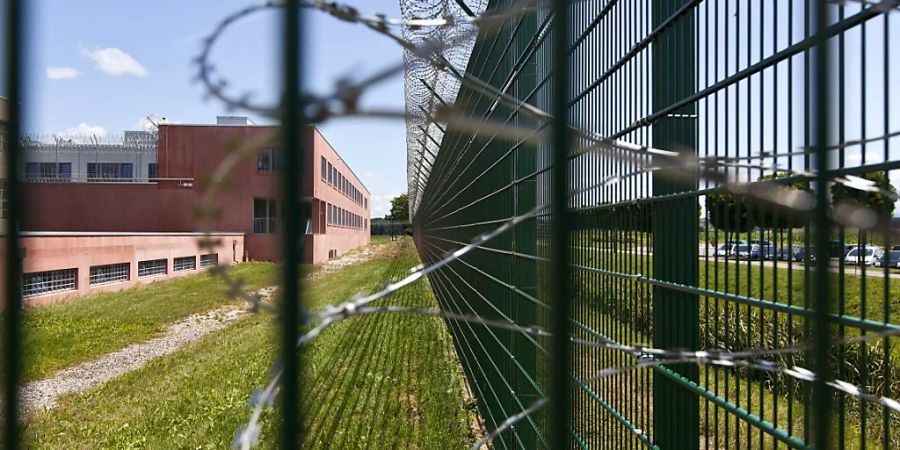 Rund 51'500 Personen wurden 2018 in eine Schweizer Justizvollzugseinrichtung eingewiesen. Im vergangenen Jahr gab es acht Gefängnisausbrüche. (Symbolbild)