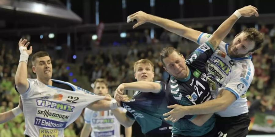 Füchse Berlin setzen sich im EHF-Pokal gegen das ungarische Team Balatonfüredi KSE durch. Foto: Jörg Carstensen