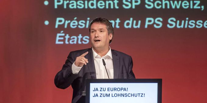 Laut Christian Levrat seien Verbesserungen am Abkommen dringend nötig. christian levrat