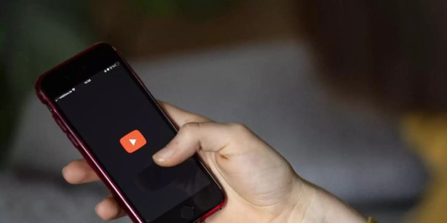 Youtube beschleunigt die internationale Expansion bei seinem Tiktok-Konkurrenzangebot Shorts und bringt es dabei auch nach Deutschland. Foto: Fabian Sommer/dpa