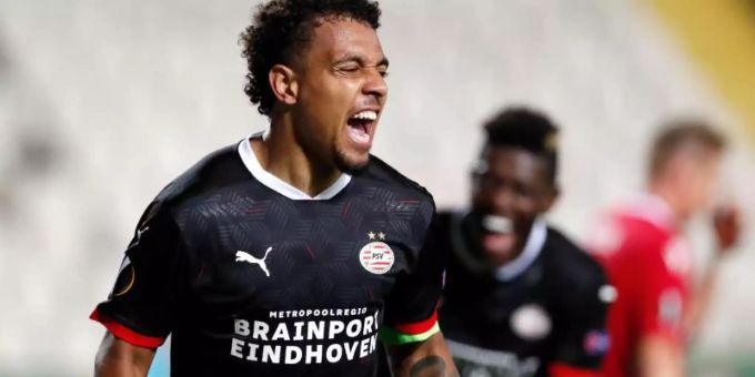 Steht in Verhandlungen mit Borussia Dortmund: Donyell vom PSV Eindhoven. Foto: Petros Karadjias/AP/dpa Steht in Verhandlungen mit Borussia Dortmund: Donyell vom PSV Eindhoven. Foto: Petros Karadjias/AP/dpa