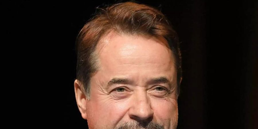 Der Schauspieler Jan Josef Liefers stellte in der RTL-Doku «Die Obduktion» die Fragen. Foto: Oliver Berg/dpa