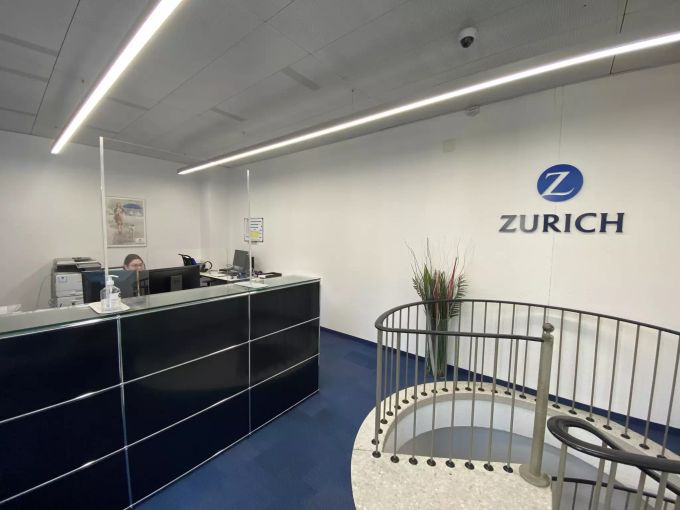 Acht Mitarbeitende sind derzeit in der Agentur der Zurich Versicherung in Thusis beschäftigt. Zurich Versicherung Thusis