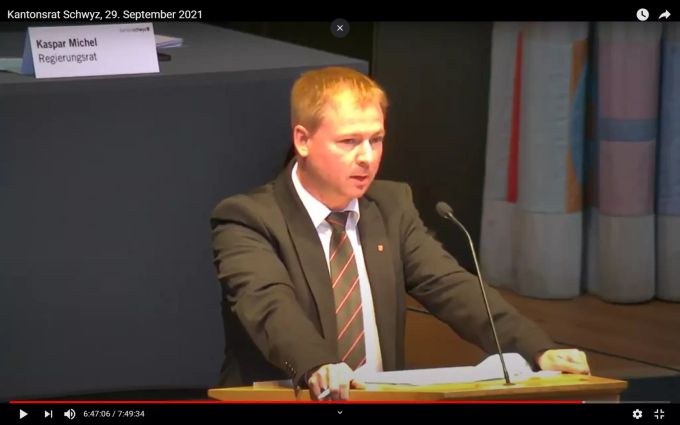 Thomas Haas, SVP-Fraktionspräsident, entschuldigt sich für Beeler. Thomas Haas