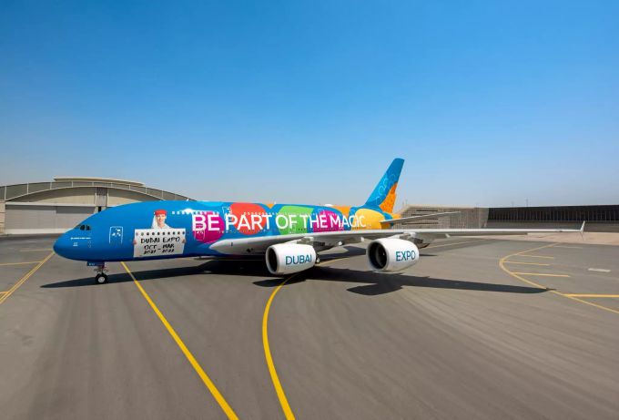 Der Airbus A380 ist neu lackiert worden. Airbus A380