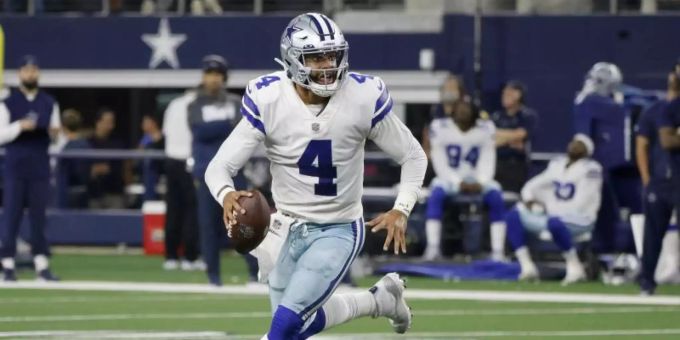 Quarterback Dak Prescott führte die Dallas Cowboys zum Sieg. Foto: Michael Ainsworth/AP/dpa dak prescott