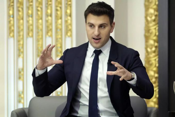 Mitgründer und CEO von Airbnb: Brian Chesky. airbnb brian chesky