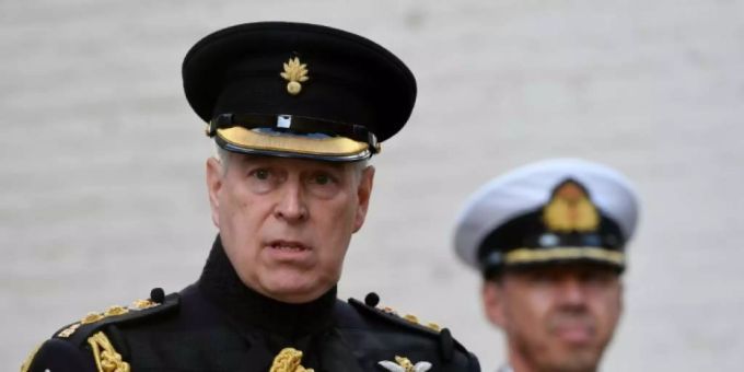 Prince Andrew könnte seinen Titel verlieren. prinz andrew titel