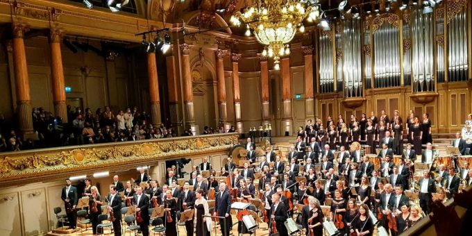 Die Tonhalle Zürich wurde mit einem Konzert des Tonnhalle-Orchesters wiedereröffnet. Tonhalle Zürich