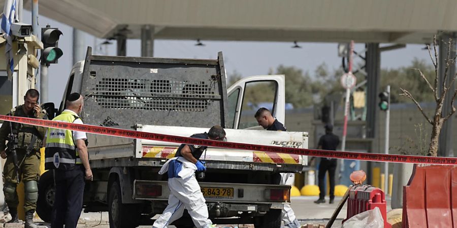 Ein israelischer Soldat wurde bei einer mutmasslichen Auto-Attacke getötet. Foto: Ohad Zwigenberg/AP/dpa