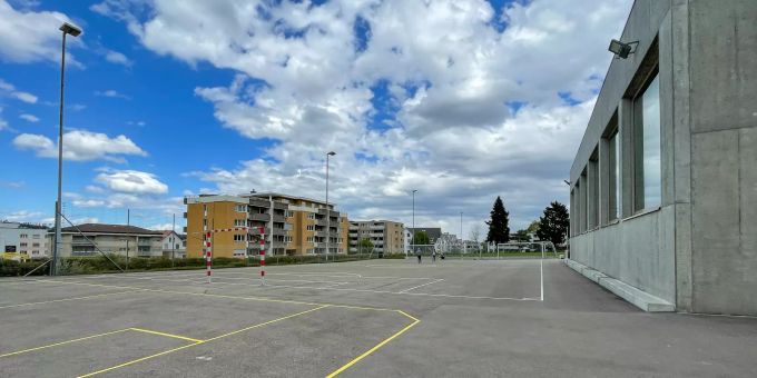 Schulhaus Dällikon - Dällikon Schulhaus Dällikon - Dällikon