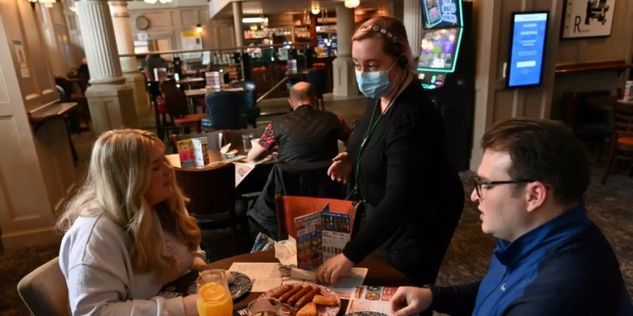 Frühstück in einem Pub in Liverpool