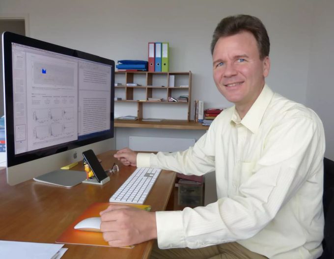 Michael Riediker, Gründer und Direktor des Schweizerischen Zentrums für Arbeits- und Umweltgesundheit, forscht unter anderem zu Aerosolen. Coronavirus Umwelt