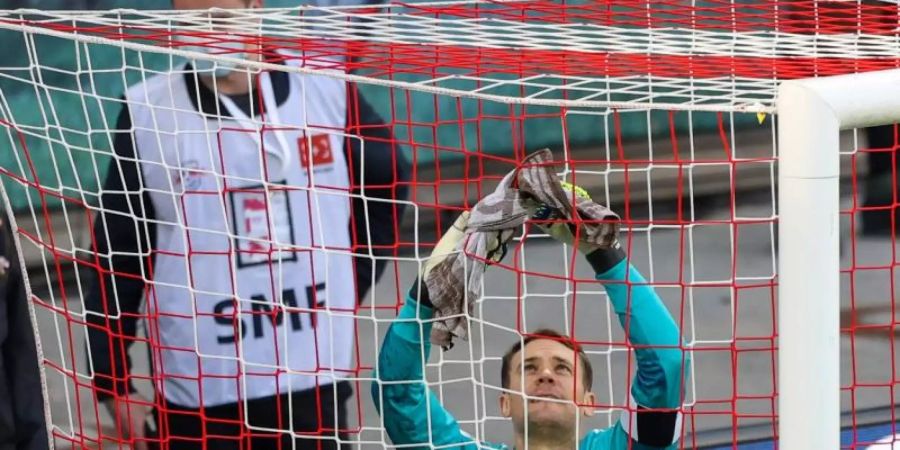 Kreativer Bayern-Keeper: Manuel Neuer hat auch hinter der Torlinie gewissen Talente. Foto: Alexander Hassenstein/Getty POOL/dpa