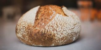 Genussmagazin - Brot backen im Römertopf Genussmagazin - Brot backen im Römertopf