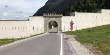 Töfffahrer Festungsmauer