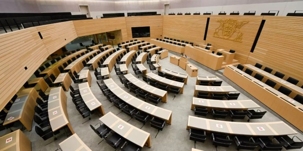 Neuer Landtag Von Baden-Württemberg Konstituiert Sich