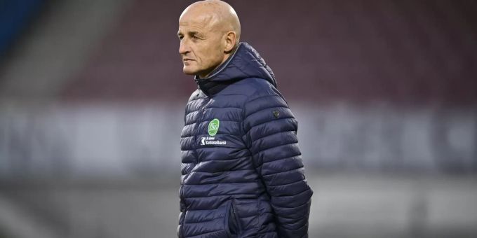 St. Gallens Trainer Peter Zeidler im Fussball Super League Spiel zwischen dem FC Vaduz und dem FC St. Gallen letzten Samstag im Rheinpark Stadion in Vaduz. FC St.Gallen 1879