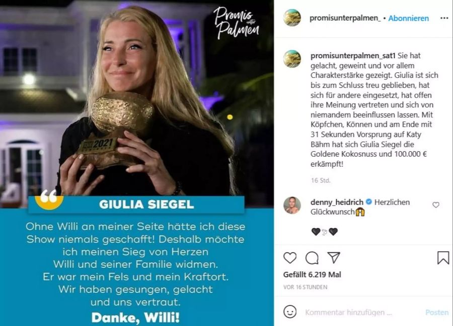 Giulia Siegel freut sich sichtlich über die goldene Kokosnuss.