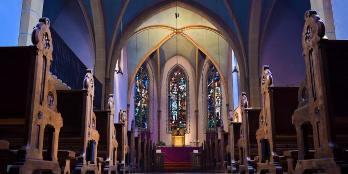 Kirche (Symbolbild) Auffahrt Christi Himmelfahrt