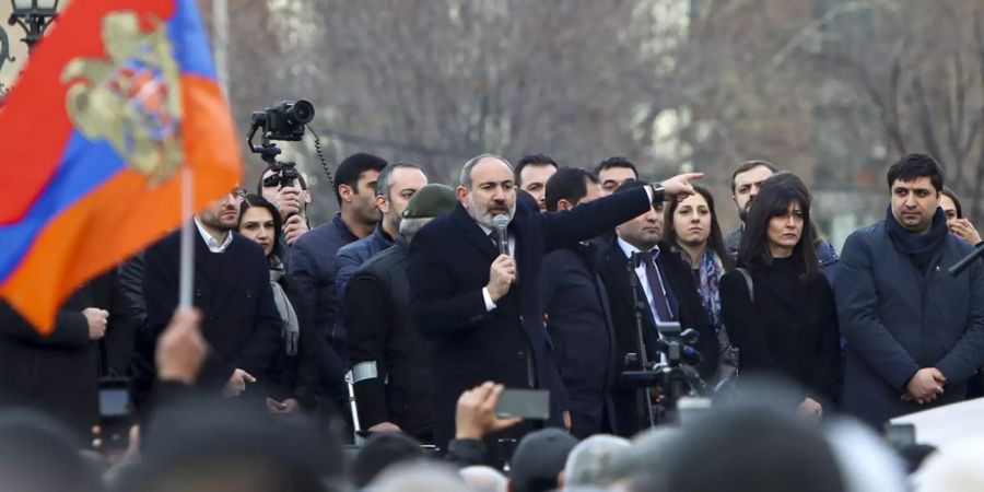 Armenien Krise Regierungschef Paschinjan