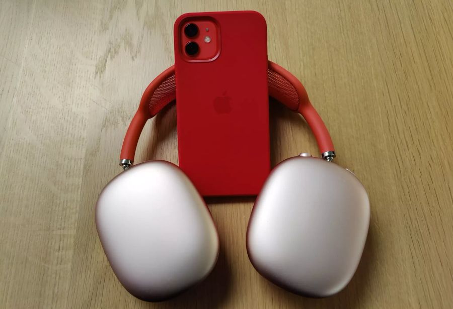 iPhone AirPods Max