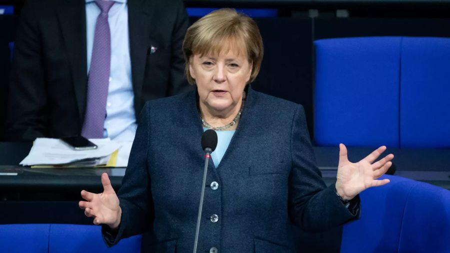Merkel bei Regierungsbefragung im Bundestag