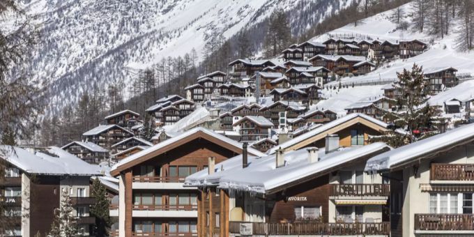 Blick auf Chalets in Zermatt. (Symbolbild) Zermatt