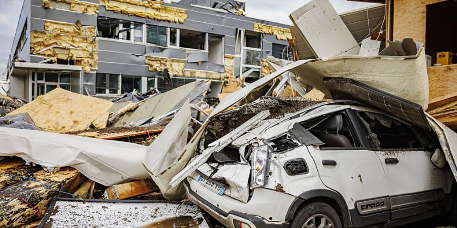 La Chaux-de-Fonds NE wurde von einem Sturm mit Windgeschwindigkeiten von mehr als 200 Kilometer pro Stunde heimgesucht. (Archivbild)