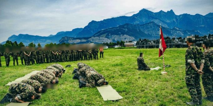 Islamisches Gebet - SVP-Nationalrat Glarner: Das Ende der Armee!