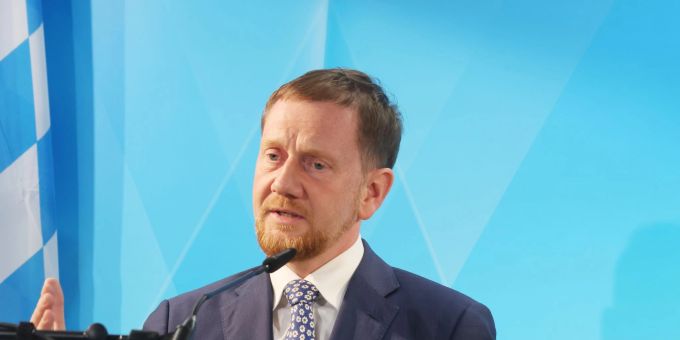 Ministerpräsident Kretschmer sprach von einer «überwältigenden Mehrheit», ohne Gegenstimmen oder Enthaltungen. (Archivbild) michael kretschmer