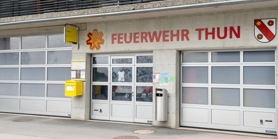 Das Feuerwehrmagazin der Feuerwehr Thun an der Dorfstrasse in Goldiwil, Stadt Thun.