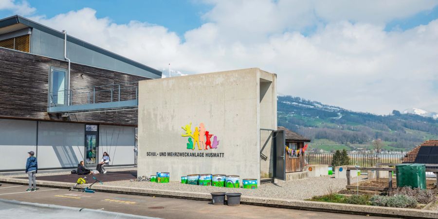 Die Schul- und Mehrzweckanlage Husmatt in Lauerz im Kanton Schwyz.