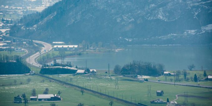 Der Lauerzersee im Kanton Schwyz. Der Lauerzersee im Kanton Schwyz.