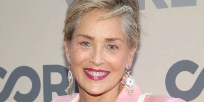Sharon Stone hat nichts zu verstecken, wie ein aktuelles Bikini-Selfie beweist. Sharon Stone