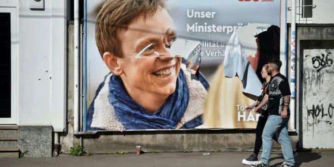 Wahlplakat mit Tobias Hans Wahlplakat mit Tobias Hans