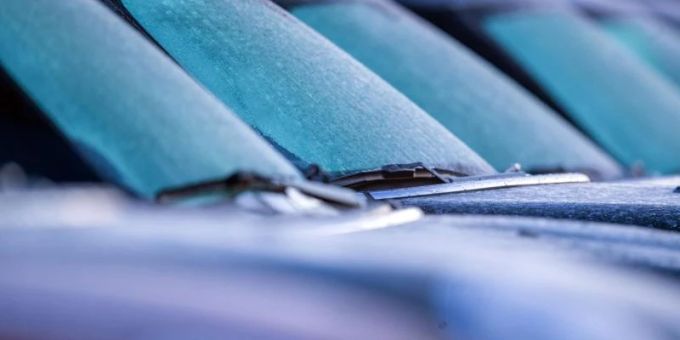 Als Neuwagen kaufen, doch dann Mängel feststellen: Fahrzeuge, die als Ausstellungswagen dienten, zählen nicht als Neuwagen. Das hat ein Urteil klargestellt. Foto: Jens Büttner/dpa-Zentralbild/dpa Als Neuwagen kaufen, doch dann Mängel feststellen: Fahrzeuge, die als Ausstellungswagen dienten, zählen nicht als Neuwagen. Das hat ein Urteil klargestellt. Foto: Jens Büttner/dpa-Zentralbild/dpa