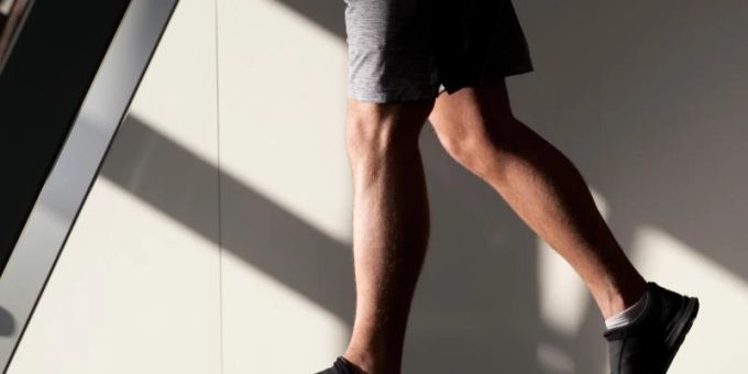 Einmal angemeldet, kommt man mitunter aus dem Fitnessstudio-Vertrag gar nicht mehr so schnell raus. Ab März aber können neue Verträge nach Ablauf der ersten Laufzeit mit einer Frist von nur noch einem Monat gekündigt werden. Foto: picture alliance / dpa-tmn/Archiv Einmal angemeldet, kommt man mitunter aus dem Fitnessstudio-Vertrag gar nicht mehr so schnell raus. Ab März aber können neue Verträge nach Ablauf der ersten Laufzeit mit einer Frist von nur noch einem Monat gekündigt werden. Foto: picture alliance / dpa-tmn/Archiv