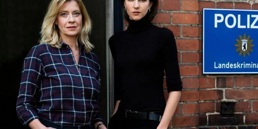 Irene Gaup (Caroline Peters, l.) und ihre neue Kollegin Julia Jungklausen (Natalia Belitski, r.). Foto: Julia Terjung/ZDF