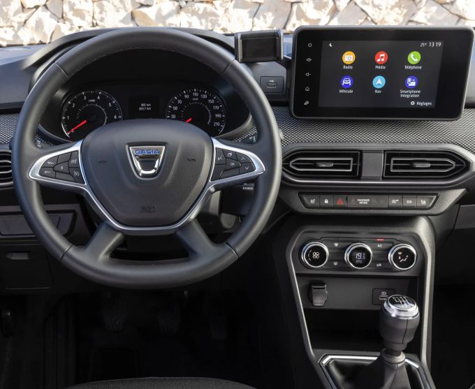 Beim Dacia Jogger ist das Cockpit immer noch analog. Analoges Cockpit Dacia