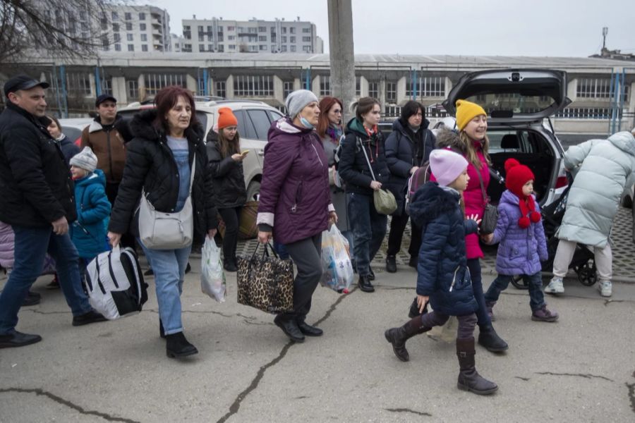 Rund drei Millionen Menschen haben im Ukraine-Krieg ihre Heimat verlassen. Hier Flüchtlinge in Moldawien.