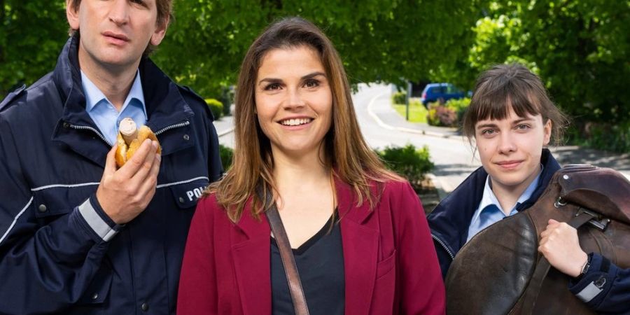 «Mord mit Aussicht»: Sechs neue Folgen mit Katharina Wackernagel (M.), Sebastian Schwarz und Eva Bühnen laufen ab dem 8. März immer dienstags um 20:15 Uhr im Ersten.