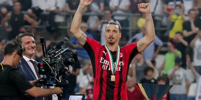 Zlatan Ibrahimovic muss sich nach dem Meistertitel mit dem AC Milan operieren lassen. Zlatan Ibrahimovic