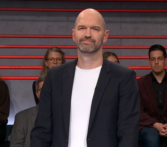 Ethik-Professor Pater Kirchschläger war auch schon zu Gast in der Arena beim SRF. Arena