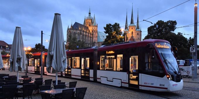 Vom 1. Juni an sollen Fahrgäste im öffentlichen Nahverkehr für 9 Euro pro Monat Busse und Bahnen nutzen können. Vom 1. Juni an sollen Fahrgäste im öffentlichen Nahverkehr für 9 Euro pro Monat Busse und Bahnen nutzen können.