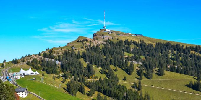 Die Bergbahnen am Rigi sind ein beliebtes Ausflugsziel. Rigi Gipfel Ausblick Bergbahn