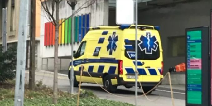 17-Jähriger beim Kopfsprung ins Wasser verunfallt.