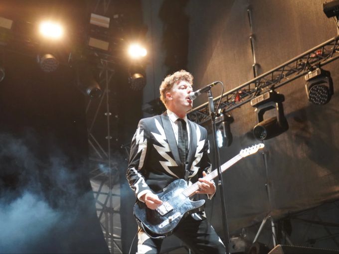 Nicholaus Arson, The Hives
