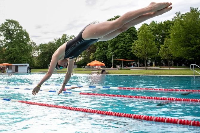 Freibad im Sommer