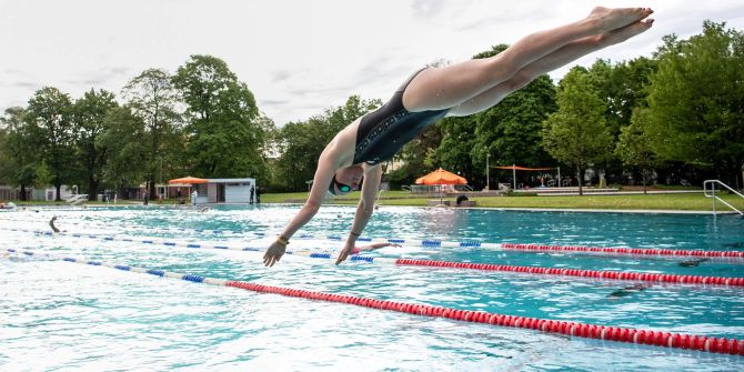 Freibad im Sommer